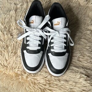 Puma Men's Classic Black and White Sneakers